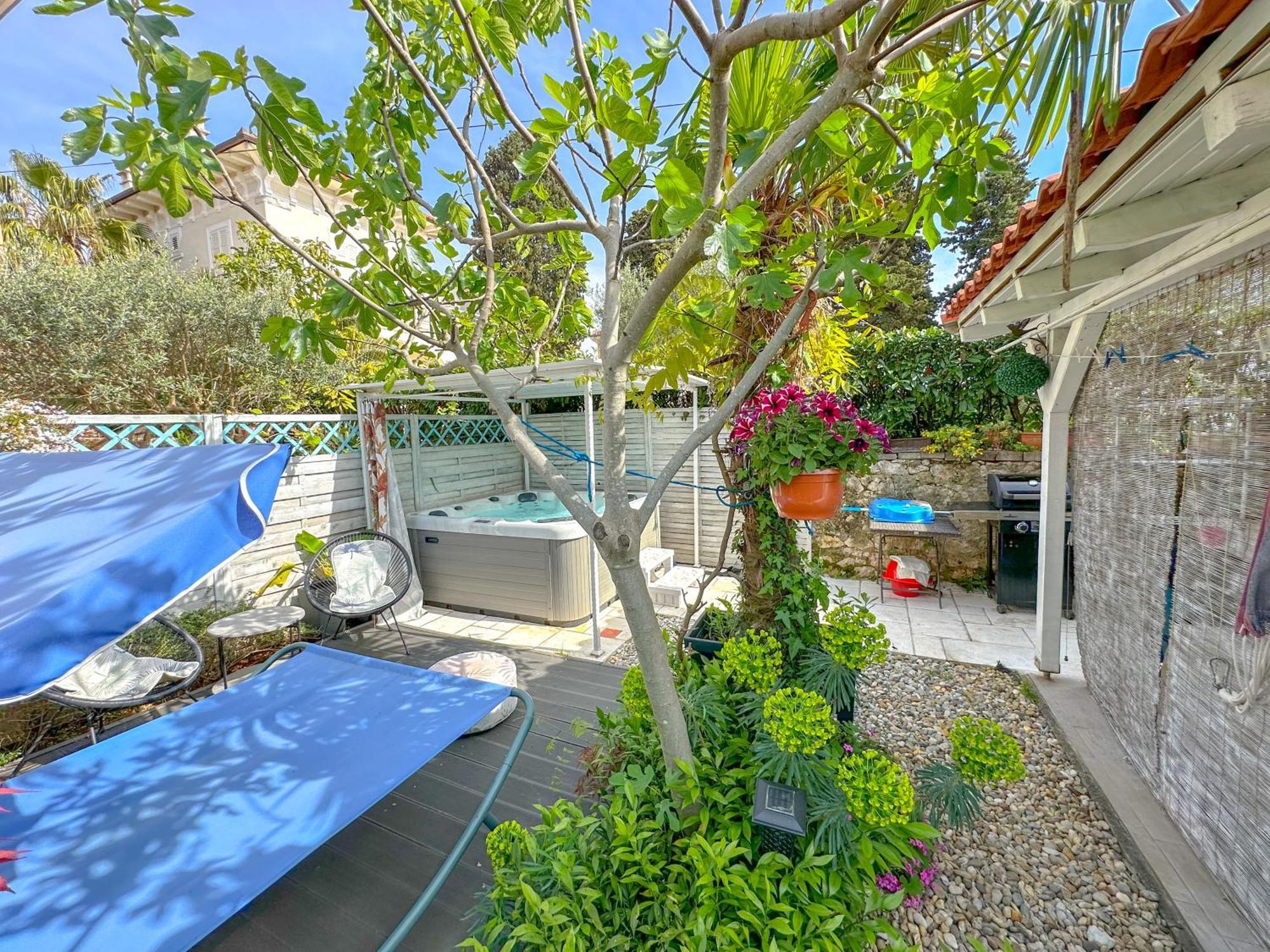 Beachfront House With Private Jacuzzi And Garden Zadar Exterior photo