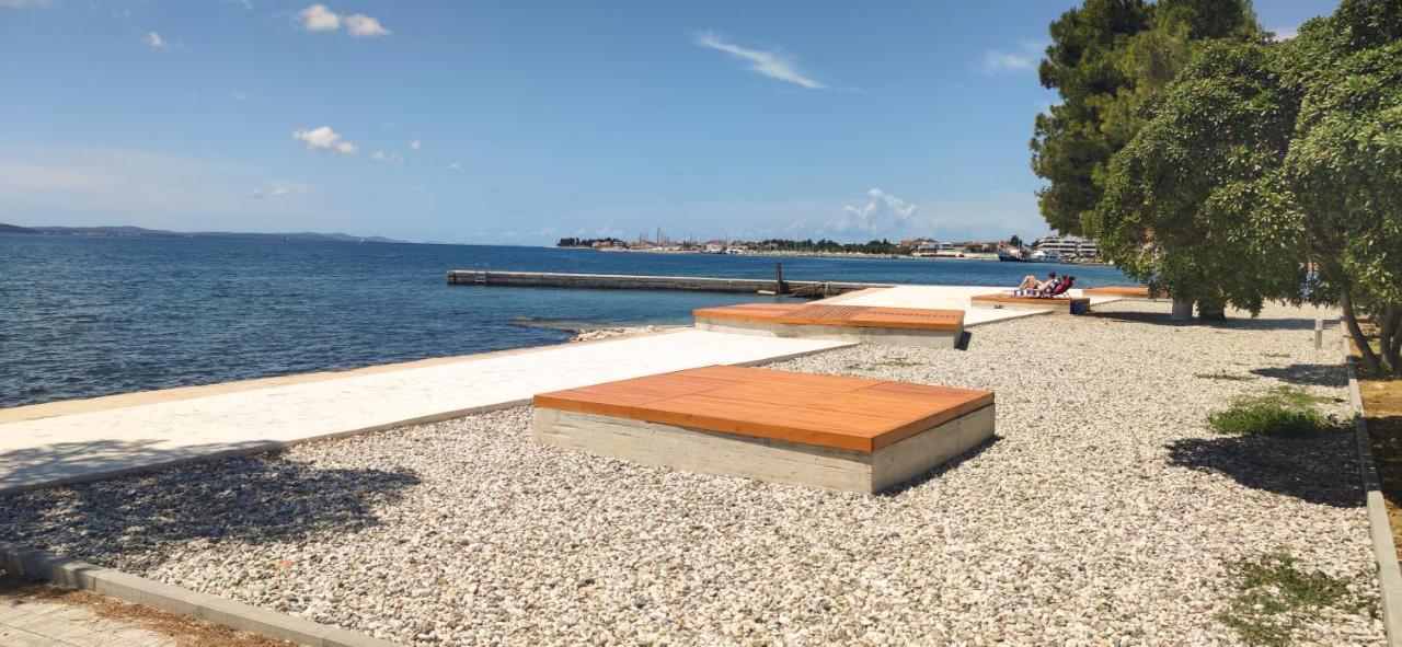Beachfront House With Private Jacuzzi And Garden Zadar Exterior photo